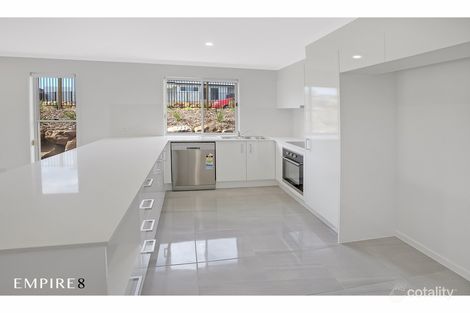 1/8 Honey Myrtle Pl, Woombye, QLD 4559