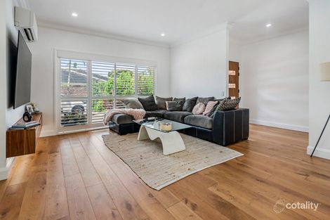 6 Sternlight Cl, Clear Island Waters, QLD 4226