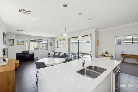 Property photo of 33 Newcombe Way Padbury WA 6025