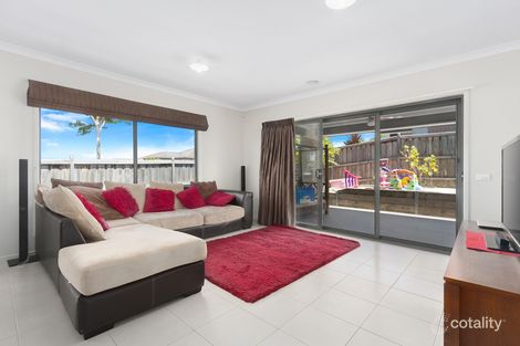 Property photo of 1 Maplewood Court Cranbourne North VIC 3977