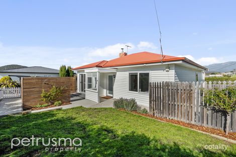 Property photo of 8 Rowitta Road Lindisfarne TAS 7015