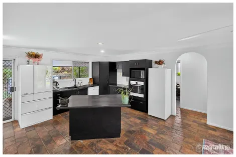 Property photo of 30 Gremalis Drive Parkhurst QLD 4702
