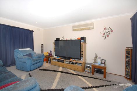 Property photo of 32 Quarrion Drive Carrum Downs VIC 3201
