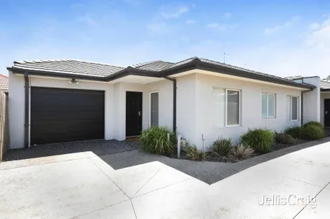 2/4 Carlsson Ct, Brooklyn, VIC 3012