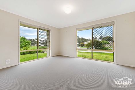 Property photo of 38 Sunset Drive Glenvale QLD 4350