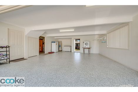 Property photo of 15 Seahorse Crescent Lammermoor QLD 4703