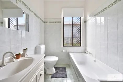 Property photo of 16 Dean Street North Tamworth NSW 2340