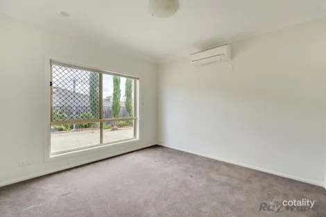 Property photo of 50 Fred Pham Crescent Doolandella QLD 4077