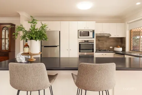 Property photo of 8 Botticelli Place Mackenzie QLD 4156
