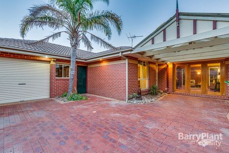 Property photo of 2 Strzelecki Court Taylors Lakes VIC 3038