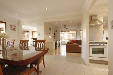 Property photo of 11 Dunkeith Avenue Benowa QLD 4217