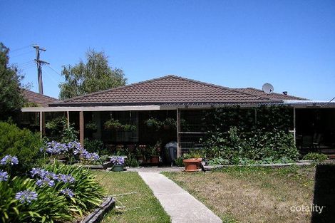 Property photo of 22 The Boulevard Gisborne VIC 3437