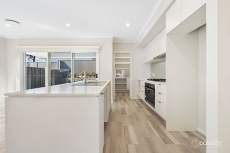 Property photo of 32 Nectarine Crescent Cobbitty NSW 2570