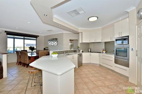 Property photo of 6 Magnolia Rise Halls Head WA 6210