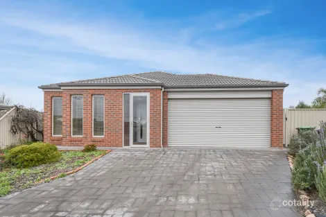 Property photo of 14 Deakin Court Horsham VIC 3400