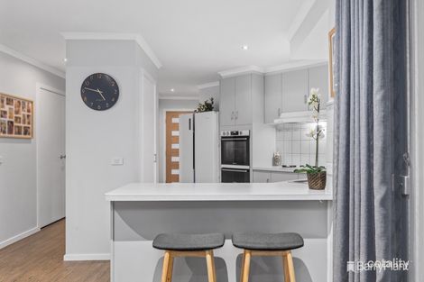 Property photo of 2 The Midway Lilydale VIC 3140