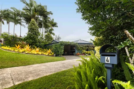 4 Reynolds Cl, Woombye, QLD 4559