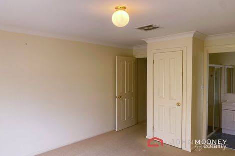 Property photo of 4 Yarrawah Crescent Bourkelands NSW 2650