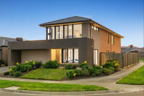 Property photo of 10 Penelope Close Cranbourne North VIC 3977