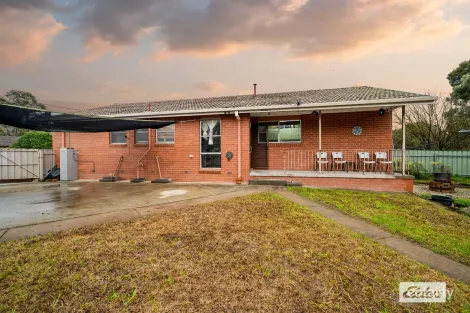 Property photo of 16 Melgaard Court Wodonga VIC 3690