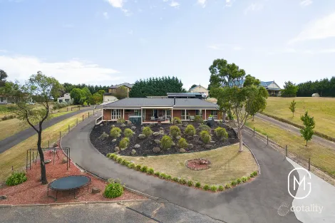 Property photo of 30 McDonald Drive Wandong VIC 3758