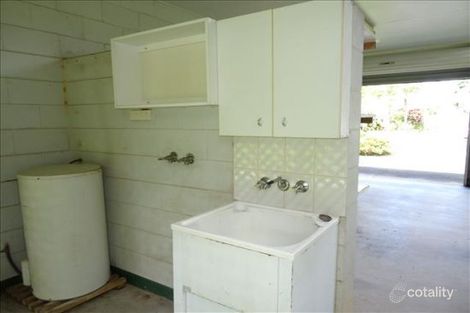 Property photo of 14 Kangaroo Street Bentley Park QLD 4869