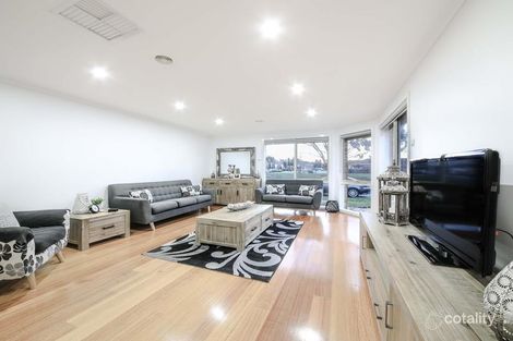 Property photo of 14 Aquila Grove Roxburgh Park VIC 3064