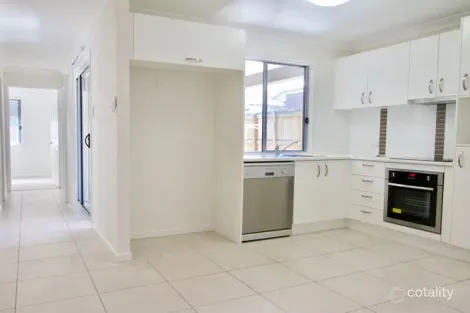 2/5 Ryan St, Glenvale, QLD 4350