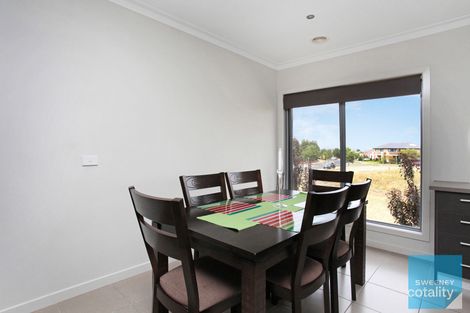 Property photo of 4/69-77 Lancefield Drive Caroline Springs VIC 3023