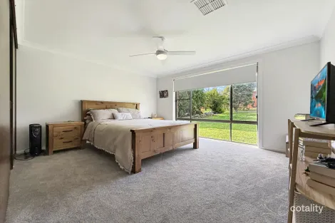 Property photo of 18 Keevil Drive Young NSW 2594