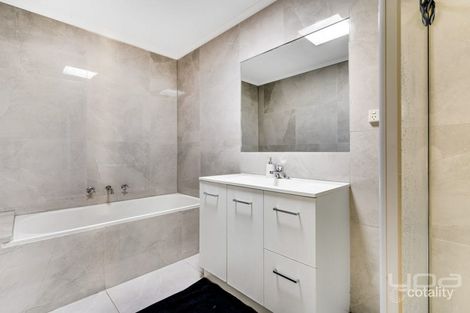Property photo of 28 Rostron Way Roxburgh Park VIC 3064