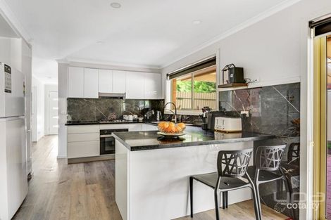 Property photo of 28 Rostron Way Roxburgh Park VIC 3064