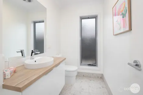 Property photo of 20 Goldwood Drive Alfredton VIC 3350