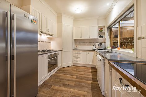 Property photo of 15 Gracehill Mews Cranbourne VIC 3977