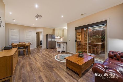 Property photo of 15 Gracehill Mews Cranbourne VIC 3977
