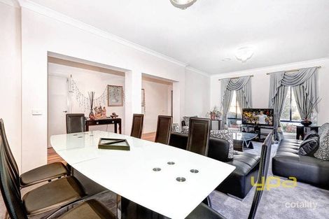 Property photo of 9 Parramatta Walk Craigieburn VIC 3064