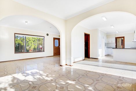 Property photo of 3 Kooyong Street St Johns Park NSW 2176