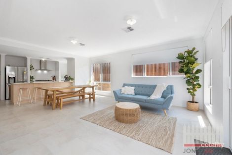 Property photo of 8 Bulloo Loop Ellenbrook WA 6069