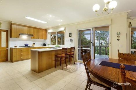 Property photo of 15 Thompson Crescent Research VIC 3095