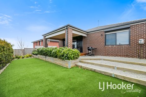 Property photo of 20 Summerhill Drive Pakenham VIC 3810