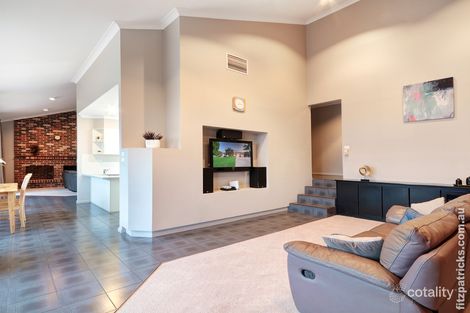 Property photo of 2 Banool Place Kooringal NSW 2650