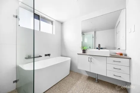 Property photo of 24/10 Henrietta Street Waverley NSW 2024
