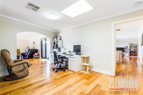 Property photo of 9 Lennoxtown Road Duncraig WA 6023