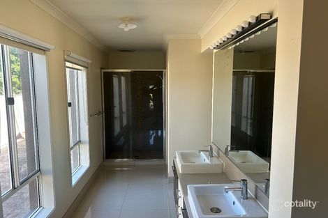 Property photo of 14 Grebe Way Williams Landing VIC 3027