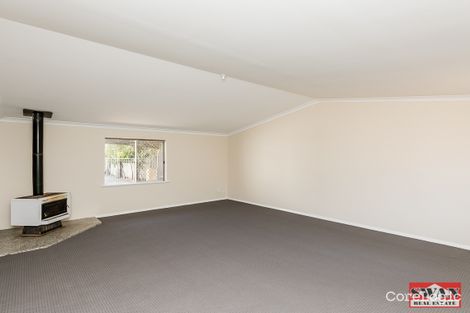 Property photo of 8 Woodbridge Close Swan View WA 6056