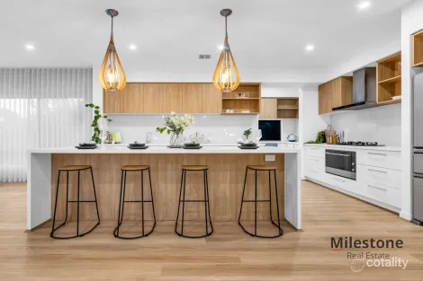 Property photo of 12 Valerie Close Mount Martha VIC 3934