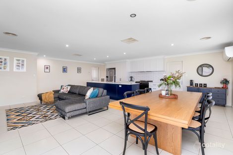Property photo of 3 Tahara Crescent Estella NSW 2650