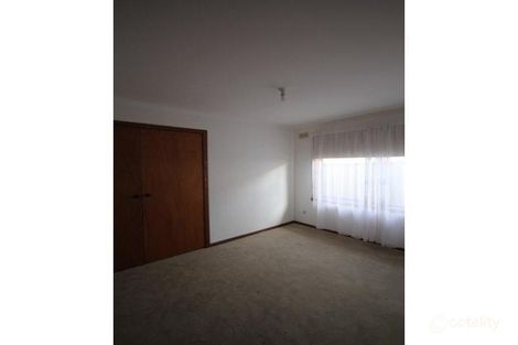 Property photo of 4 Droitwich Crescent Deer Park VIC 3023