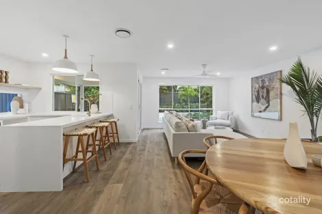Property photo of 4 Teresa Lane Labrador QLD 4215