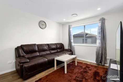 Property photo of 11 Wookey Glade Riverstone NSW 2765